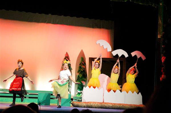Students performing Honk Jr. at Mill Creek Elementary